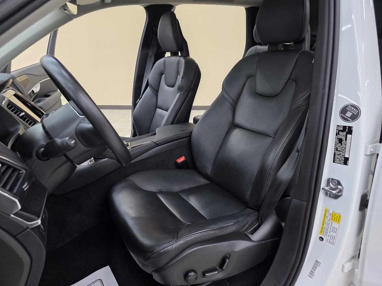 Used 2020 Volvo XC90 T6 Momentum AWD/4WD image 18