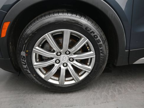 Used 2020 Cadillac XT4 Premium Luxury FWD image 9