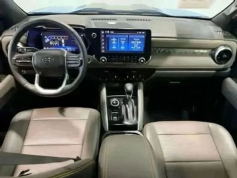 Used 2023 Chevrolet Colorado ZR2 w/ ZR2 Convenience Package III image 47