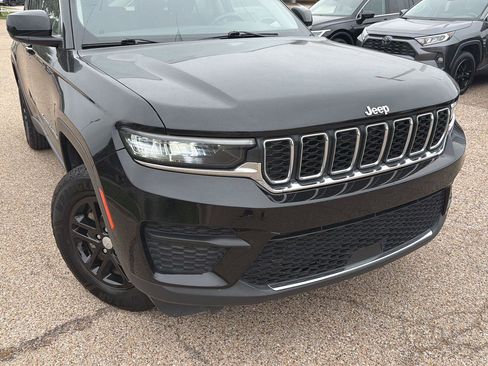 Used 2022 Jeep Grand Cherokee Laredo w/ Luxury Tech Group I AWD/4WD image 9