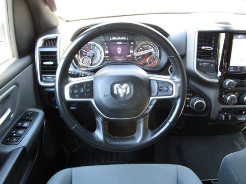 Used 2022 RAM 1500 Big Horn AWD/4WD image 11