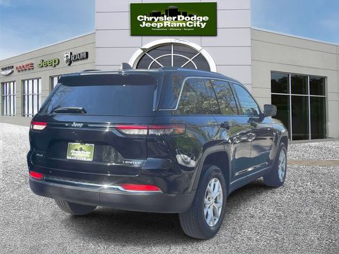 Used 2023 Jeep Grand Cherokee Limited AWD/4WD image 6