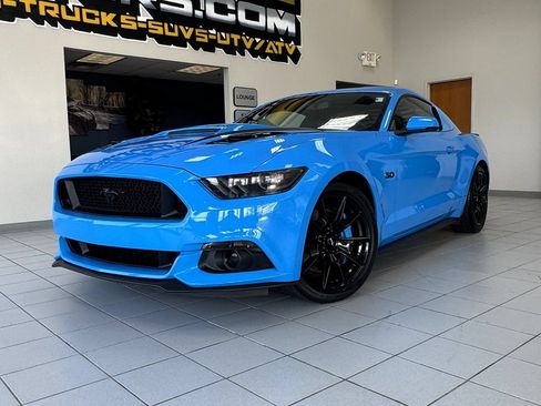 Used 2017 Ford Mustang GT Premium w/ Black Accent Package RWD image 2