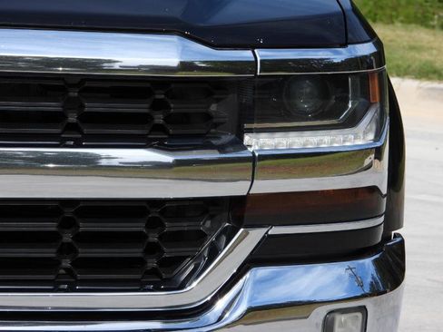 Used 2018 Chevrolet Silverado 1500 LT w/ Texas Edition AWD/4WD image 33