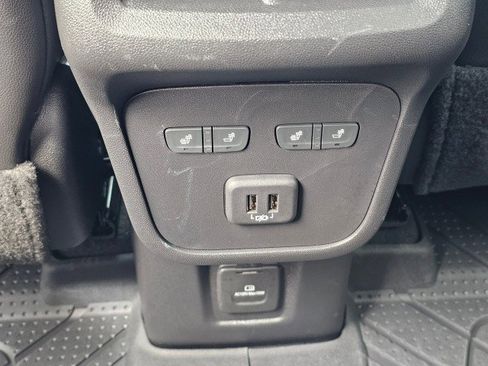 Used 2022 Chevrolet Equinox Premier image 22