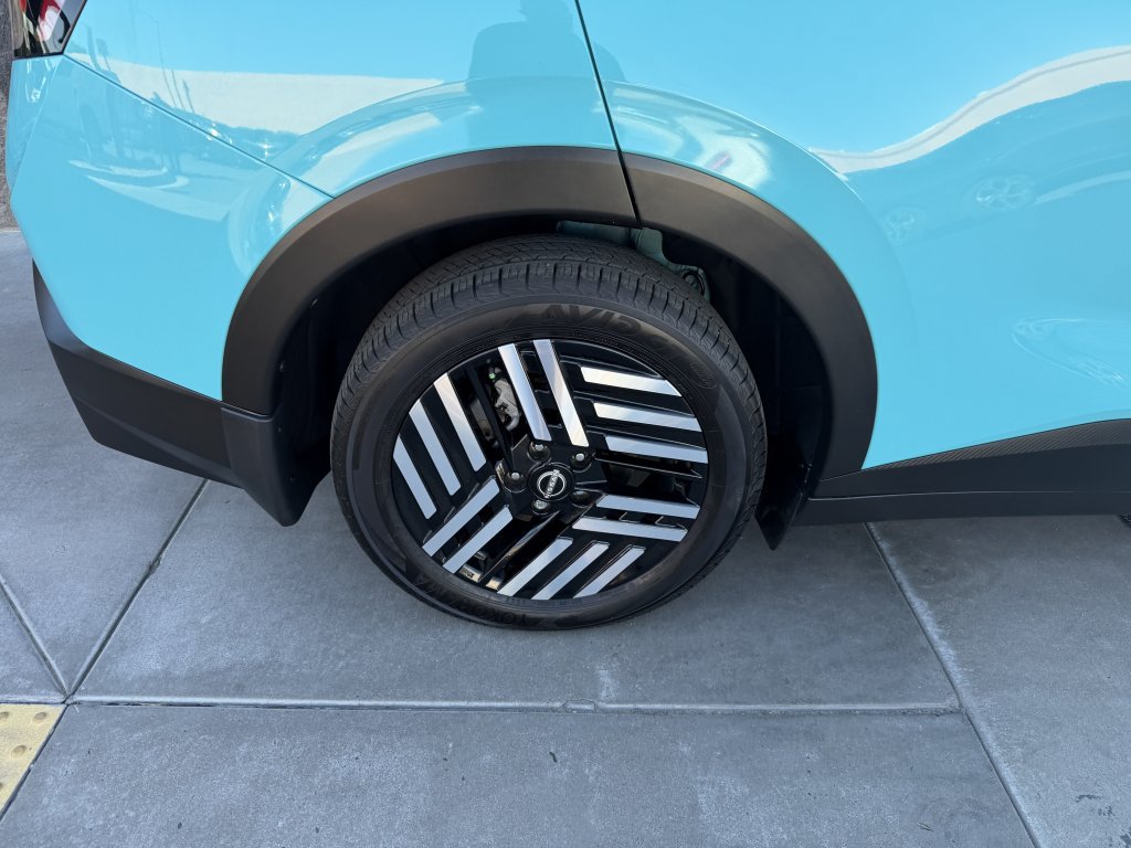 Used 2026 Nissan Leaf SV+ w/ Floor Mat Package (SV+) FWD image 15