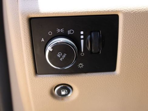 Used 2020 Jeep Grand Cherokee Limited RWD image 23