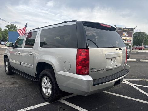 Used 2011 GMC Yukon XL SLE w/ Suspension Package, Off-Road AWD/4WD image 5