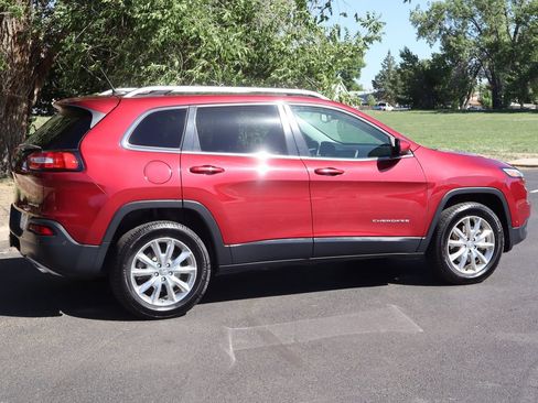 Used 2014 Jeep Cherokee Limited w/ Technology Group AWD/4WD image 4