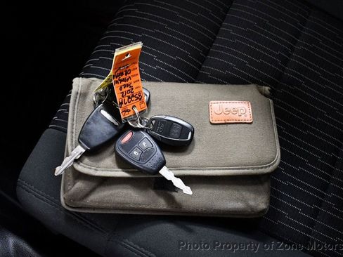 Used 2012 Jeep Wrangler Unlimited Sahara image 36