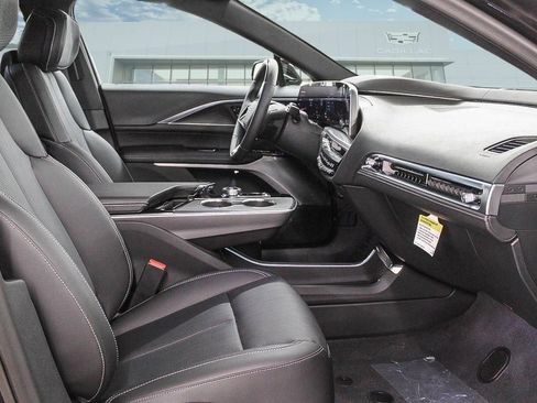 New 2026 Cadillac Lyriq V image 15