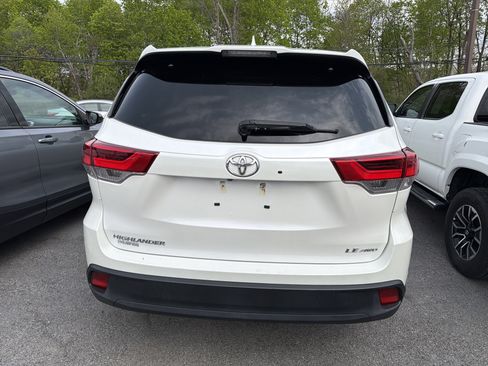Used 2019 Toyota Highlander Plus AWD/4WD image 6