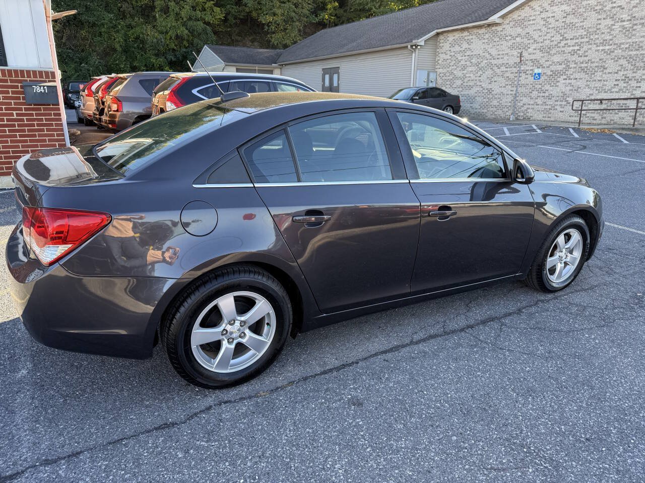 Used 2015 Chevrolet Cruze LT FWD image 5