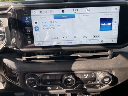 Used 2024 Jeep Wrangler Sport S image 38