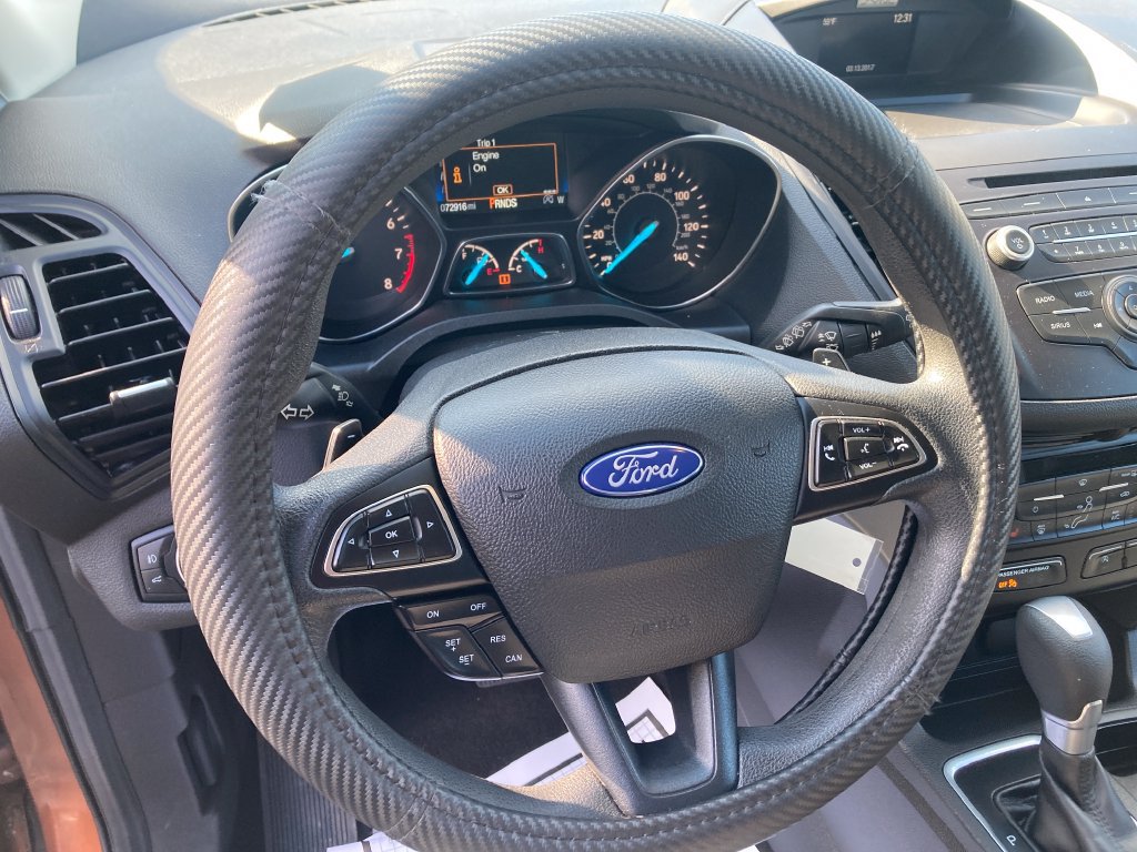 Used 2017 Ford Escape SE w/ SE Cold Weather Package AWD/4WD image 18