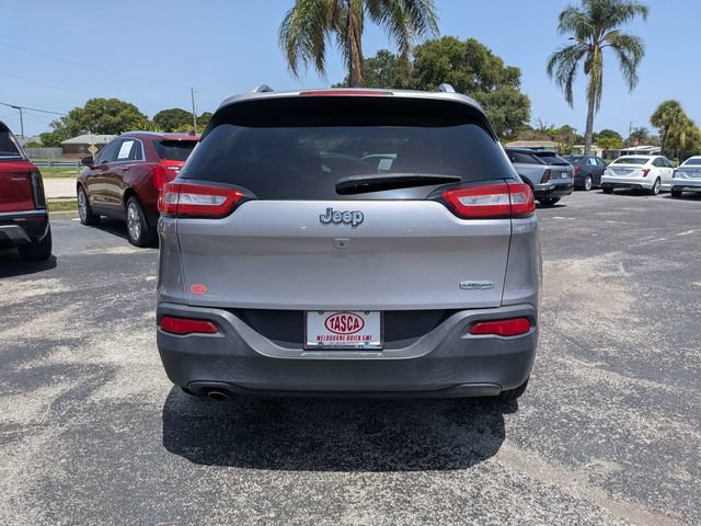Used 2018 Jeep Cherokee Latitude FWD image 5