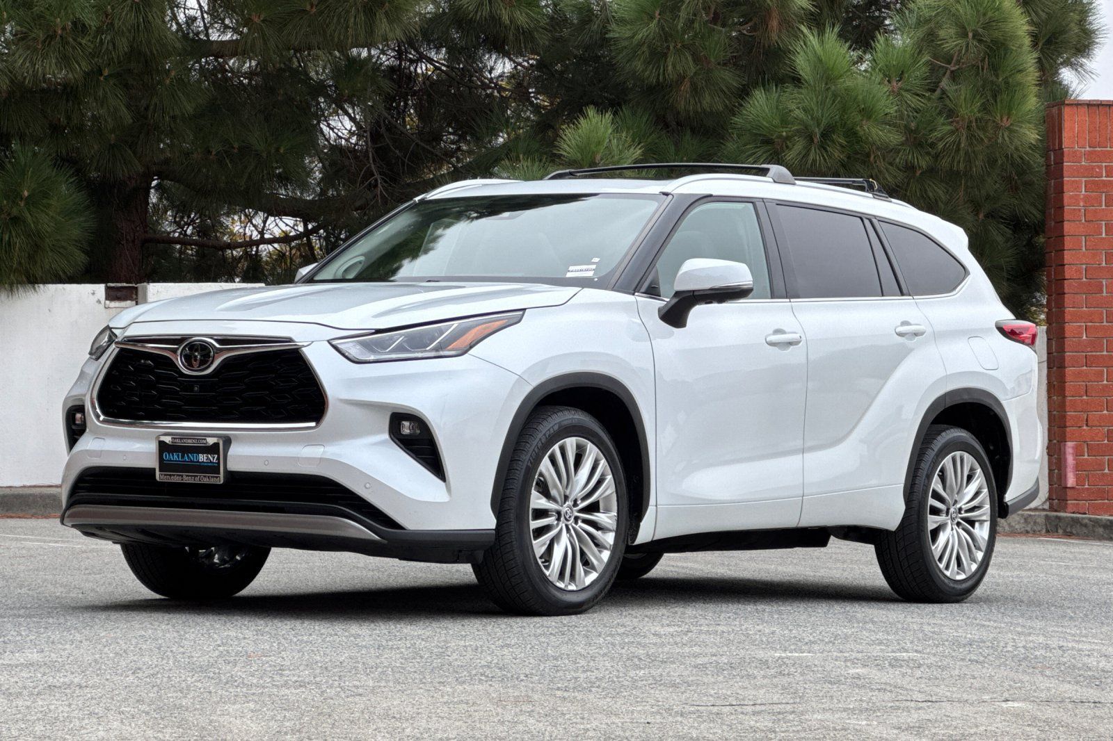 Used 2023 Toyota Highlander Platinum FWD image 8