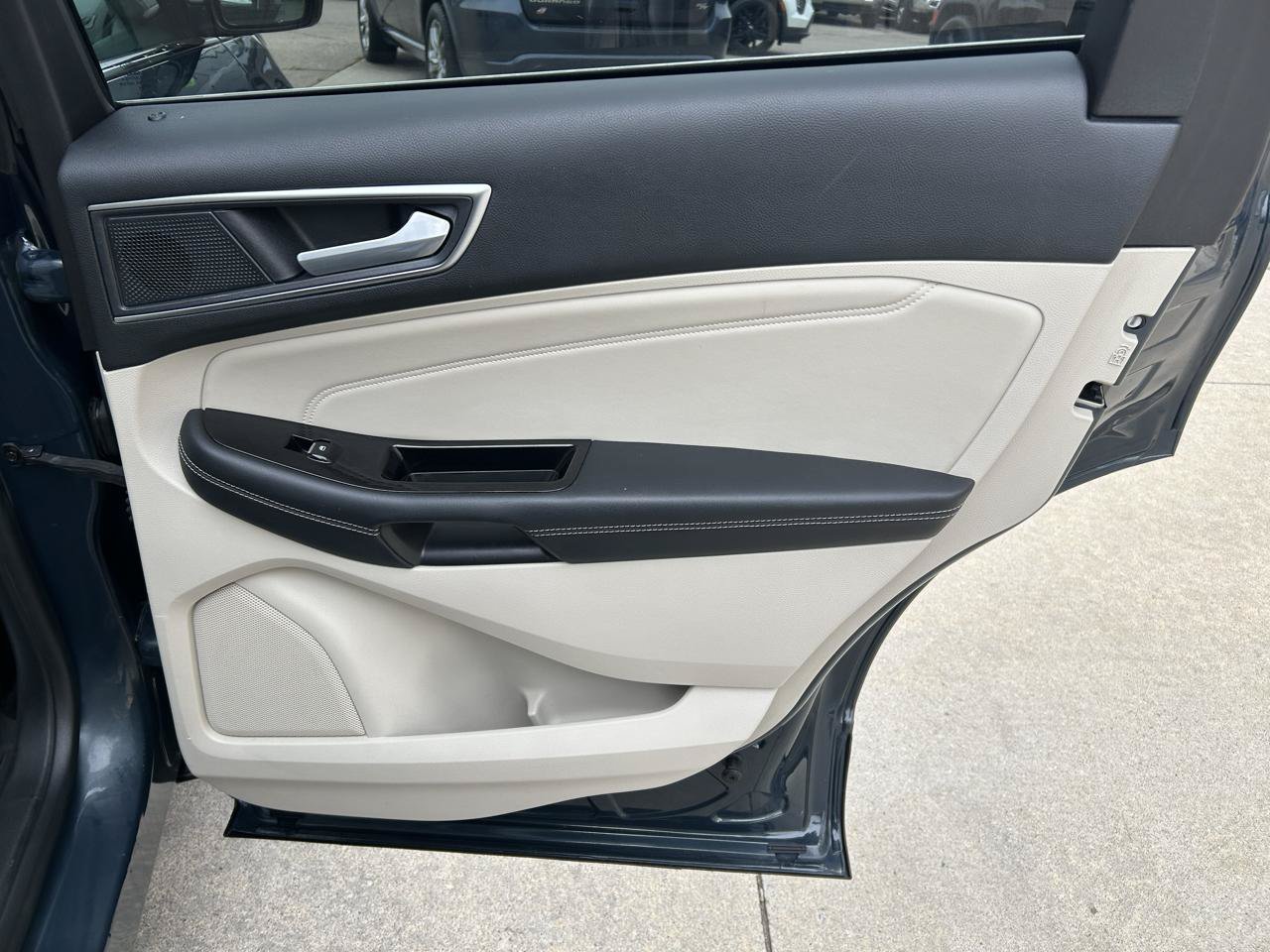 Used 2019 Ford Edge Titanium w/ Cold Weather Package AWD/4WD image 15