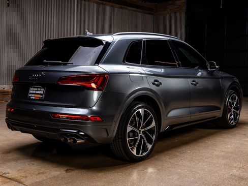 Used 2024 Audi SQ5 Prestige image 9