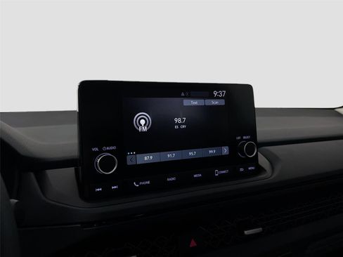 Used 2025 Honda Accord SE image 13