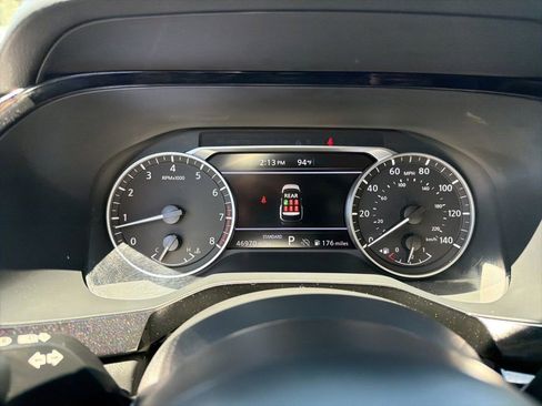 Used 2024 Nissan Pathfinder SV FWD image 9