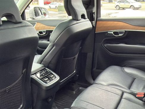 Certified 2023 Volvo XC90 B6 Plus image 24