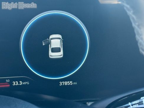 Used 2024 Hyundai Elantra Limited image 19