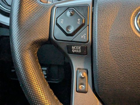 Used 2021 Toyota Tacoma TRD Sport image 11