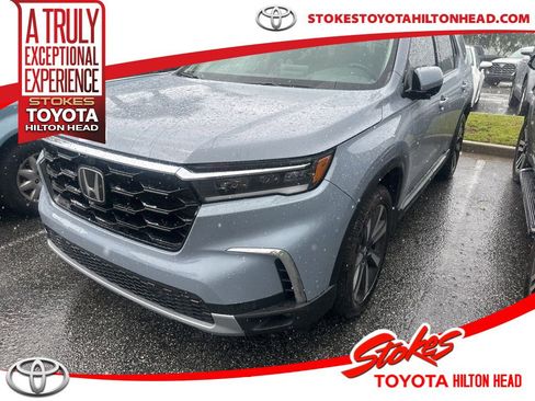 Used 2025 Honda Pilot Elite image 1