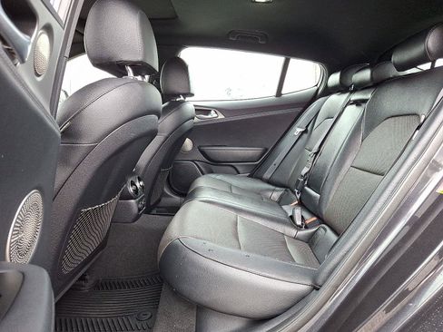 Used 2018 Kia Stinger GT1 image 10