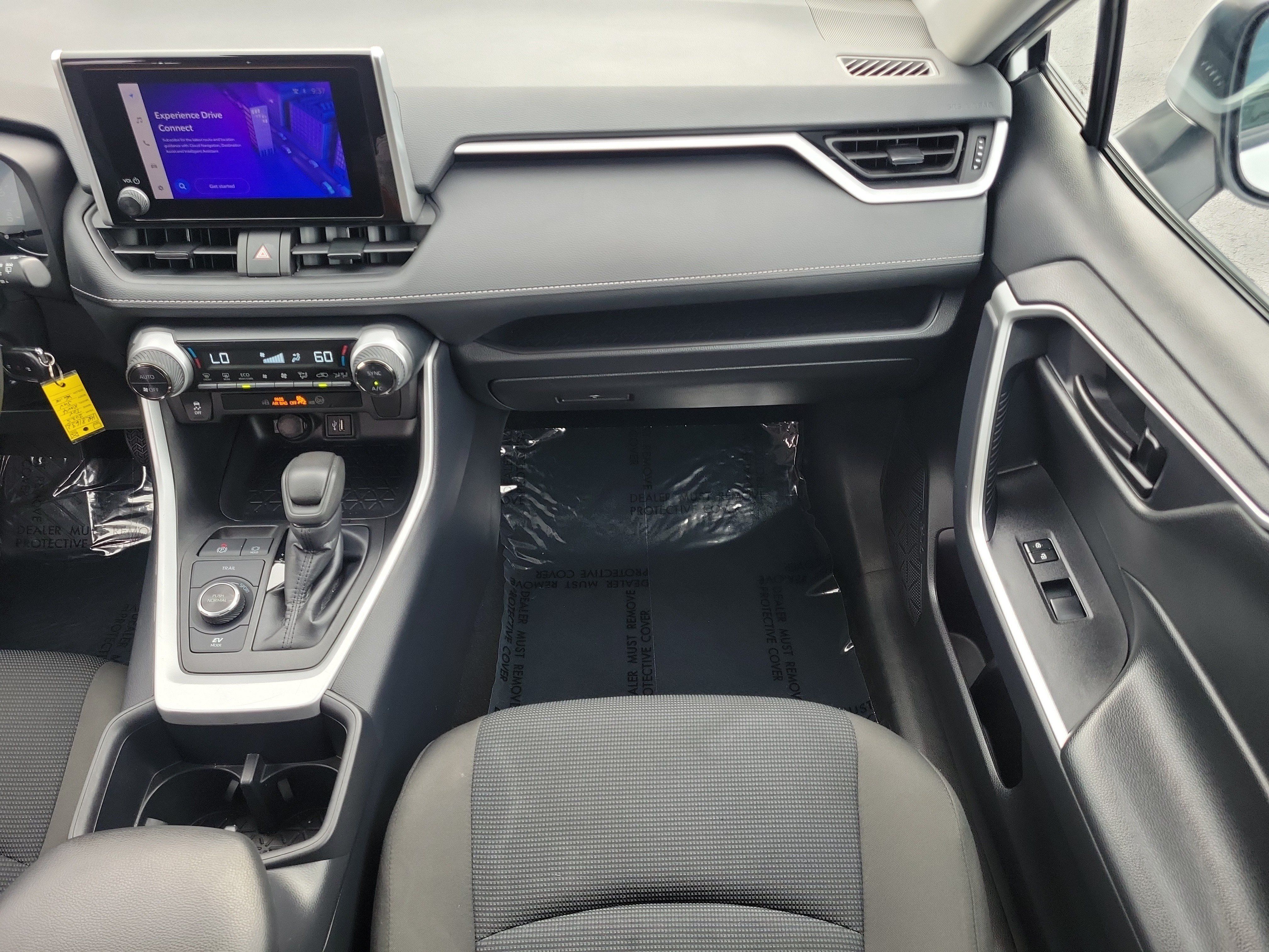 Used 2025 Toyota RAV4 LE AWD/4WD image 15