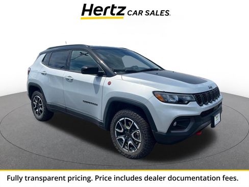 Used 2025 Jeep Compass Trailhawk AWD/4WD image 1