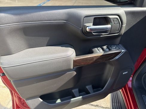 Used 2021 GMC Sierra 1500 Elevation w/ Preferred Package image 9