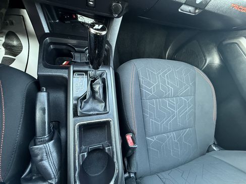 Used 2016 Toyota Tacoma TRD Off-Road w/ Towing Package AWD/4WD image 30