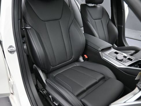 New 2025 BMW 330i xDrive Sedan w/ Premium Package AWD/4WD image 20