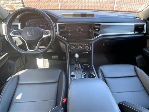 Certified 2023 Volkswagen Atlas SE w/ Panoramic Sunroof Package FWD image 15