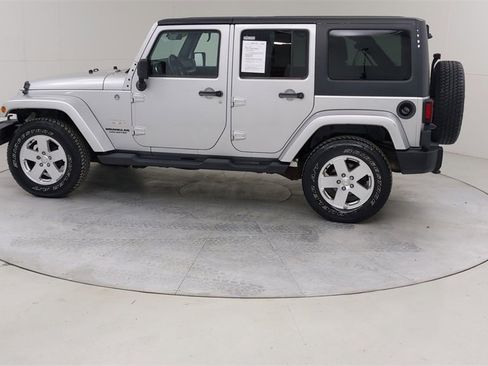 Used 2012 Jeep Wrangler Unlimited Sahara w/ Dual Top Group image 17