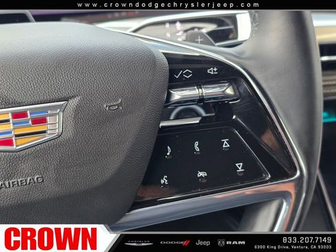 Used 2025 Cadillac Escalade ESV Premium Luxury image 32