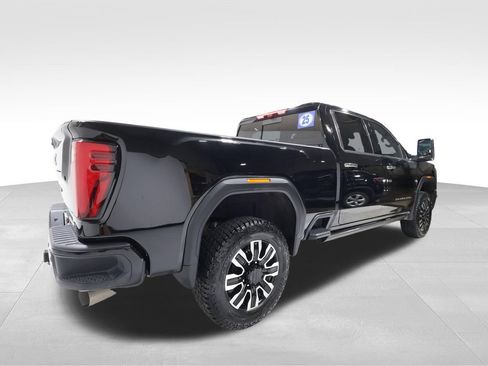 Used 2025 GMC Sierra 3500 Denali Ultimate AWD/4WD image 4