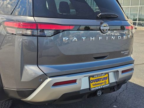 Used 2025 Nissan Pathfinder Platinum AWD/4WD image 7
