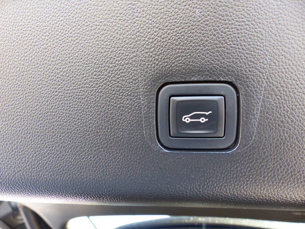Used 2019 Chevrolet Traverse LT FWD image 23