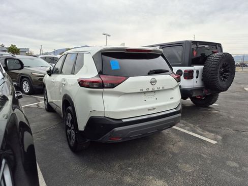 Used 2023 Nissan Rogue SV FWD image 9