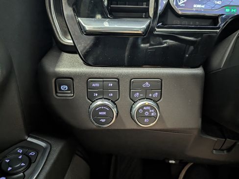 Used 2025 GMC Sierra 1500 Elevation w/ LPO, Elevation Black Package image 25