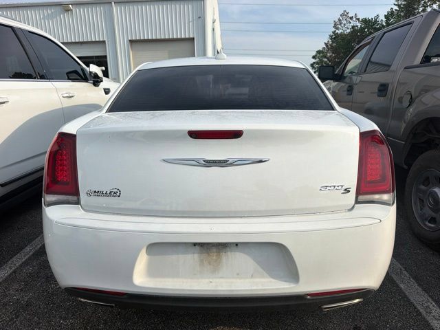 Used 2019 Chrysler 300 S RWD image 7