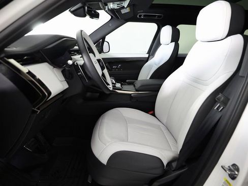 Used 2025 Land Rover Range Rover Sport Dynamic SE image 15