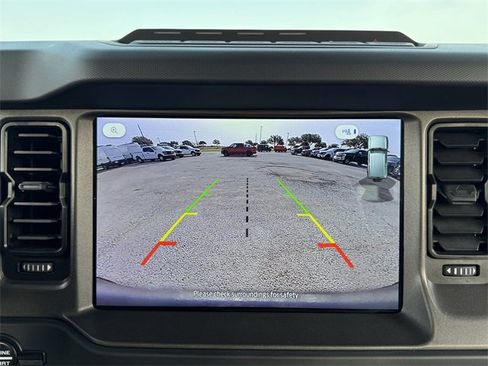 Used 2025 Ford Bronco Badlands image 17