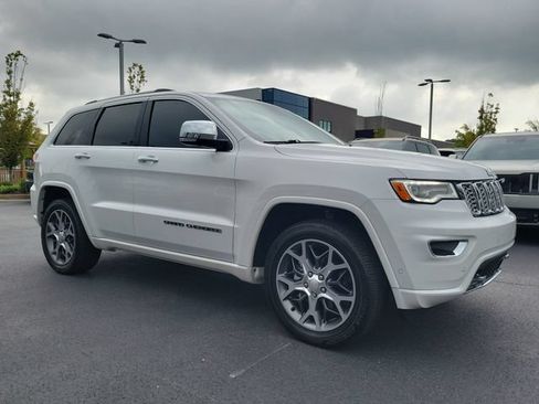 Used 2020 Jeep Grand Cherokee Overland AWD/4WD image 3