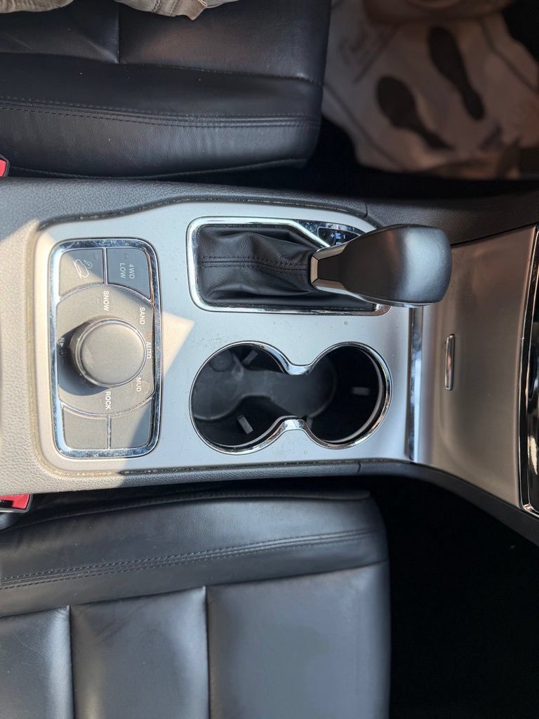 Used 2019 Jeep Grand Cherokee Limited AWD/4WD image 23