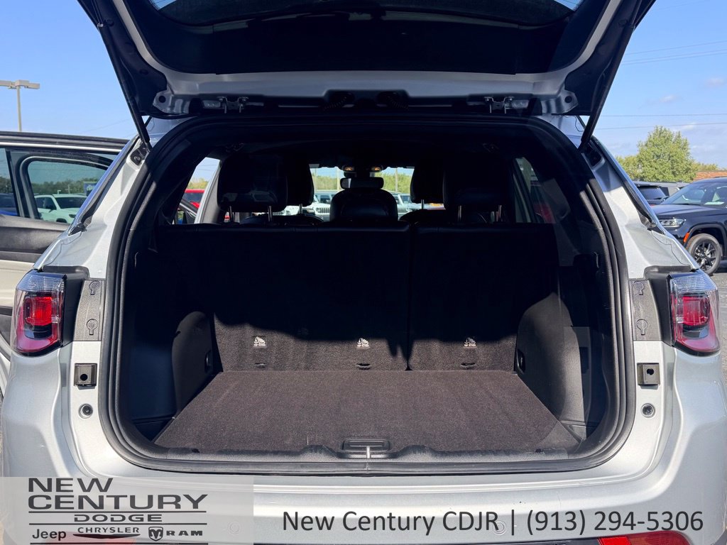 Used 2025 Jeep Compass Limited AWD/4WD image 13