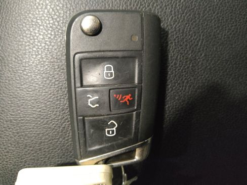 Used 2024 Volkswagen Tiguan S AWD/4WD image 32